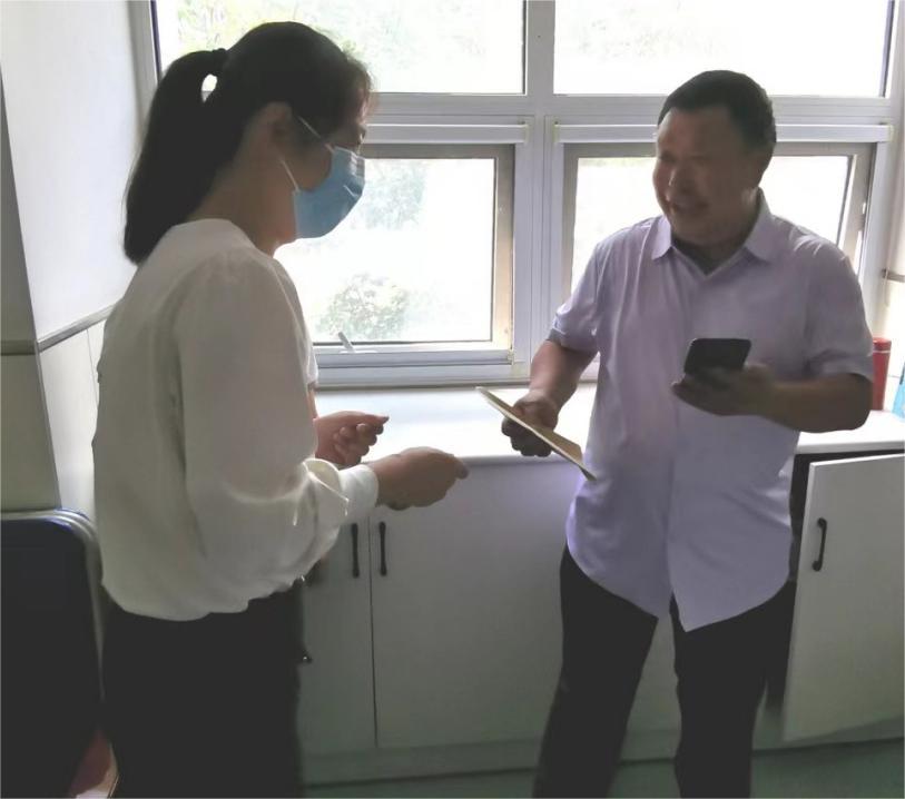 真情慰問暖人心，擇立集團(tuán)探望員工住院家屬